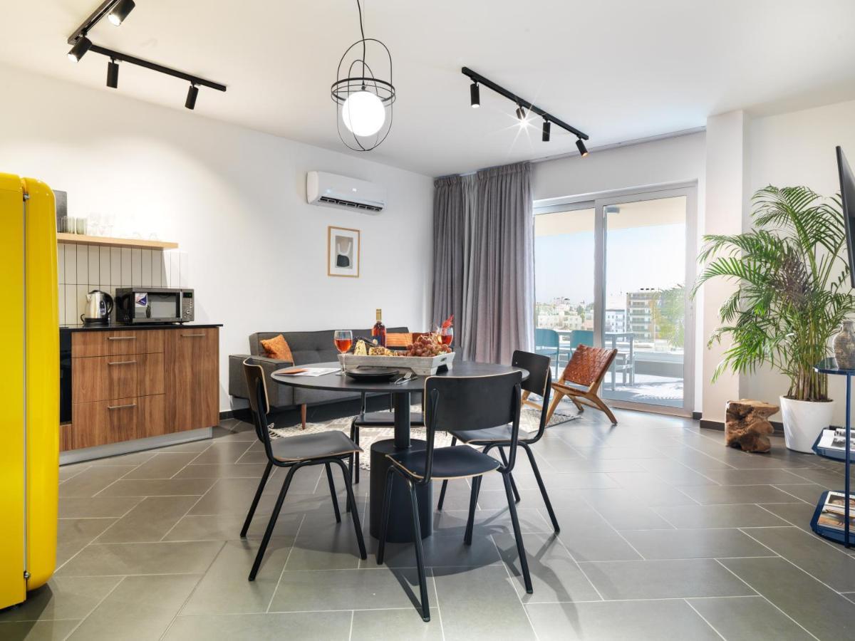 Liv Urban Suites Lárnaka Kültér fotó