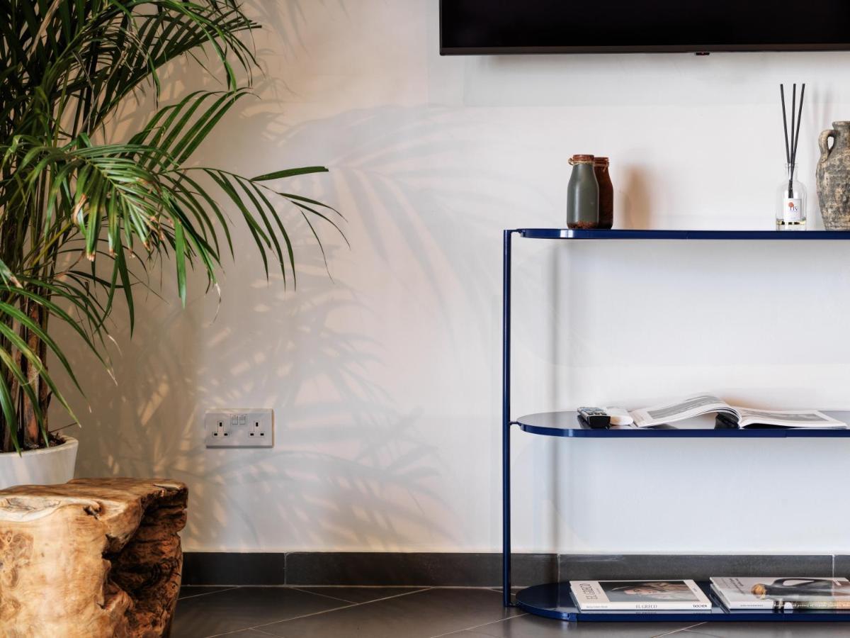 Liv Urban Suites Lárnaka Kültér fotó