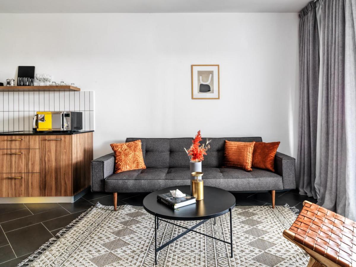Liv Urban Suites Lárnaka Kültér fotó
